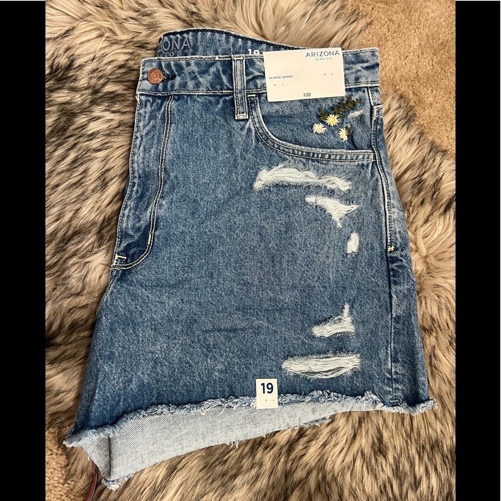 Arizona & Co Hi-Rise Shortie Shorts-Juniors NWT Size 19 - Picture 7 of 14